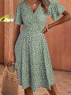 Green Floral Midi Dress - Women's V-Neck Summer Dress
